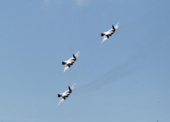 Máy bay chiến đấu T-50 biểu diễn tại Triển lãm hàng không Moscow năm 2013